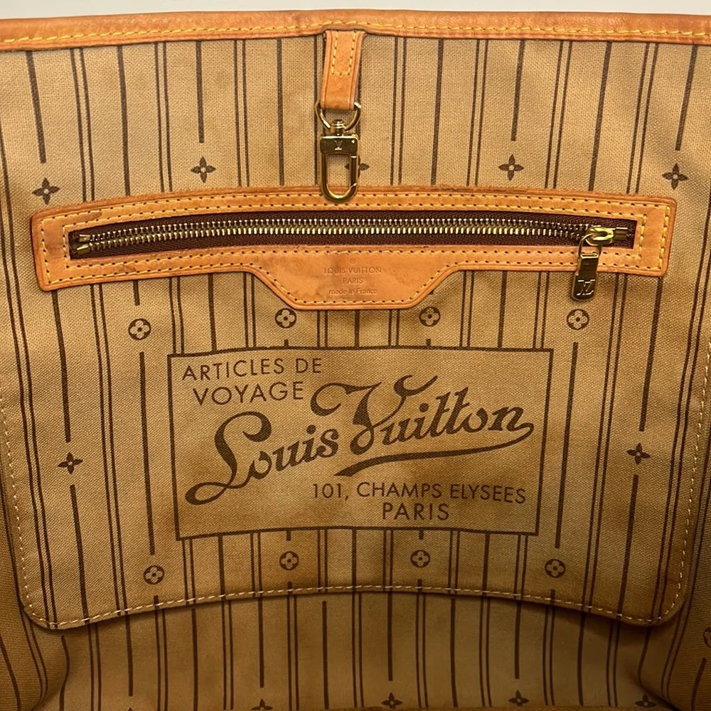 Louis Vuitton Neverfull MM monogram beige interior - Picture 9 of 16